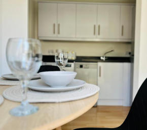 Modern Apartment Broad Gauge Way - ideal for work and leisure